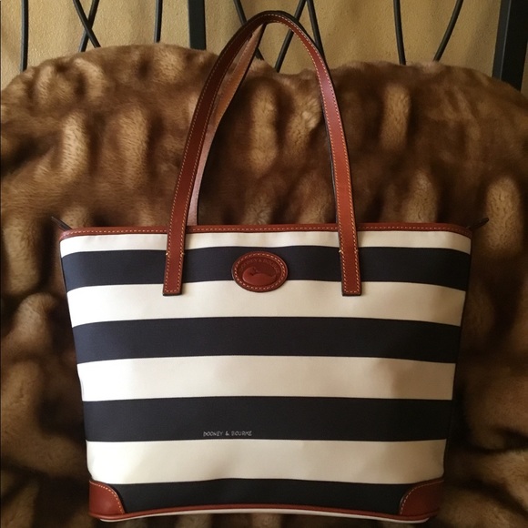 DOONEY & BOURKE BLK/WHT STRIPED SHOPPER BAG 🛍💕 - Picture 4 of 8